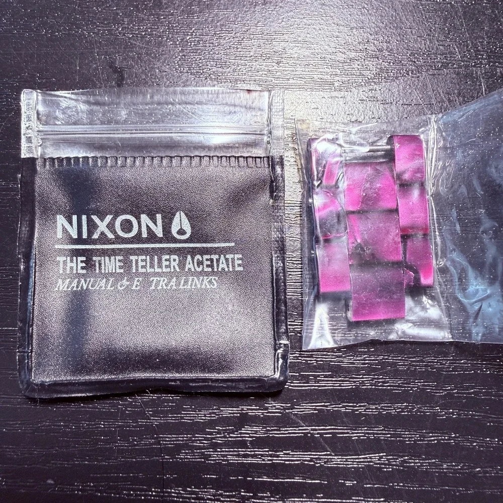 Nixon time teller
